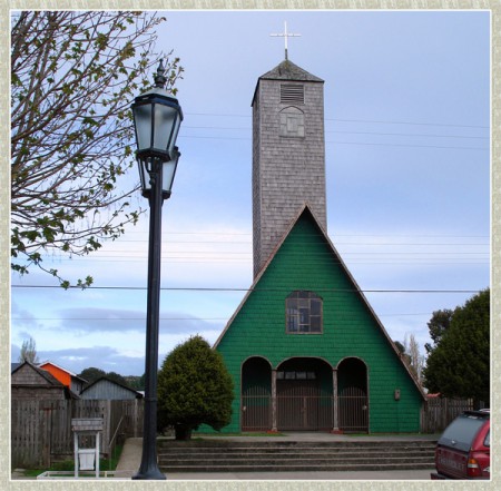Y-219 IGLESIA DE CURACO DE VELEZ